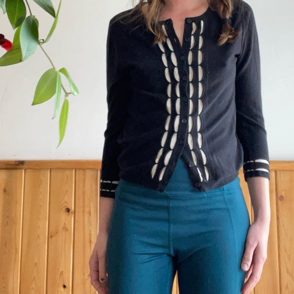 S Anthropologie Sparrow cardigan sweater black with cream scallops adorable - Picture 3 of 6